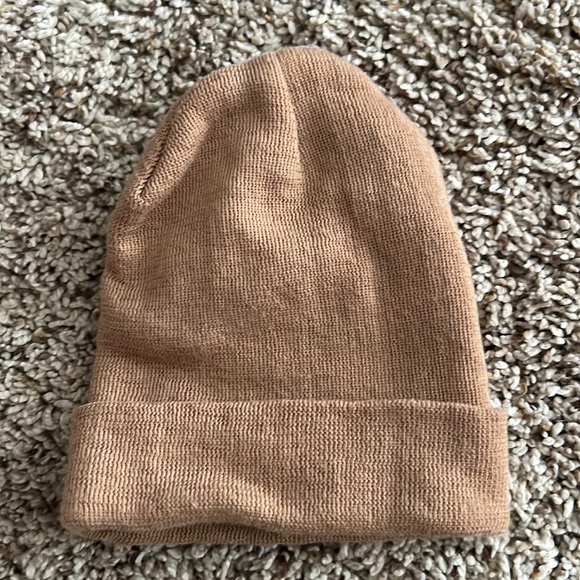 Ilybean newborn tan beanie NWOT - Picture 3 of 3